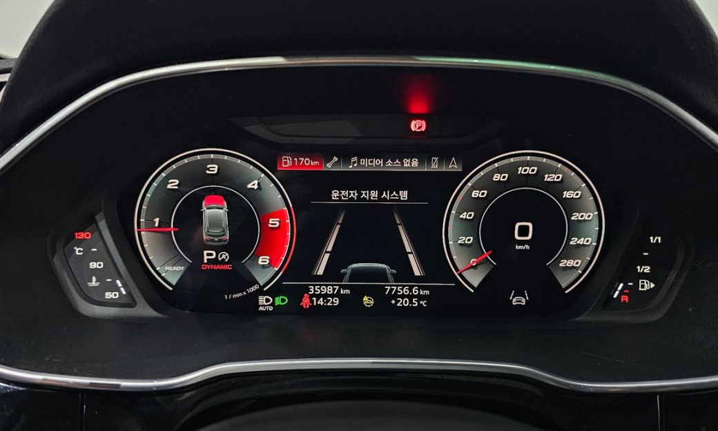 Audi Q3 35 TDI Premium, 2022