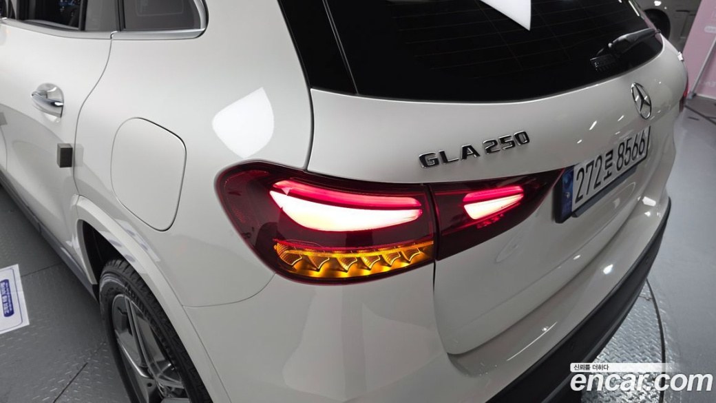 Mercedes-Benz GLA-Class GLA250 4MATIC, 2025