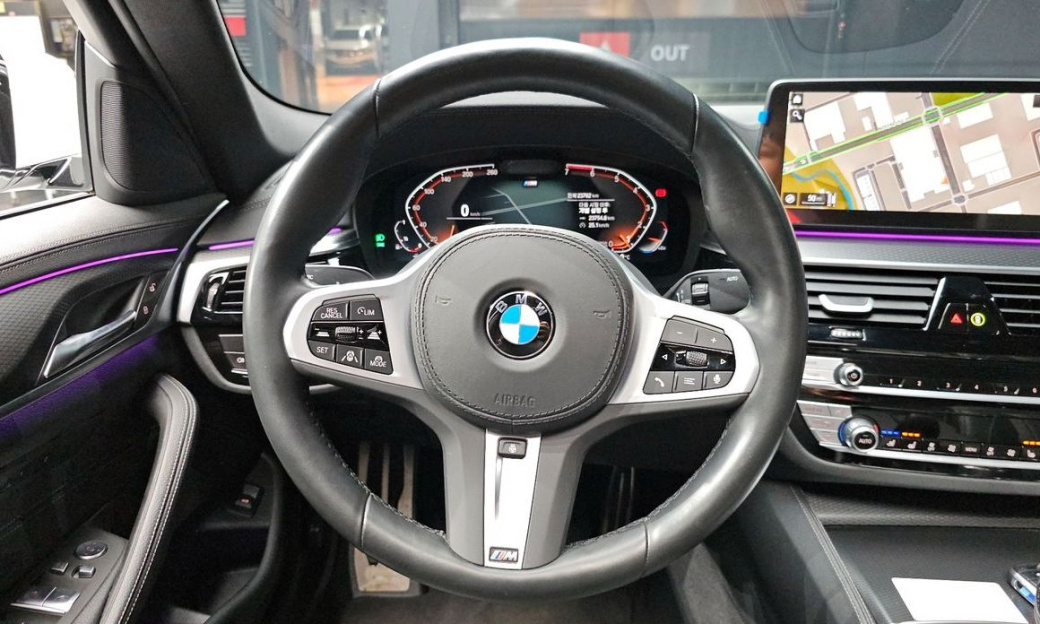 BMW 5-Series 520i M Sport, 2023