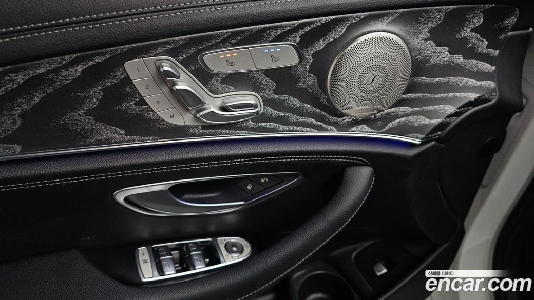Mercedes-Benz E-Class E350 4MATIC AMG Line, 2023