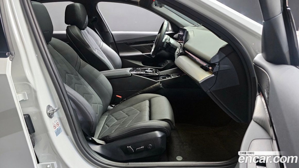 BMW 5-Series 520i M Sport, 2024