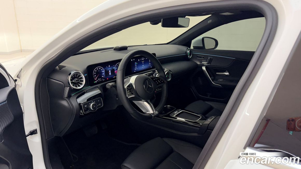 Mercedes-Benz A-Class A220 Hatchback, 2025