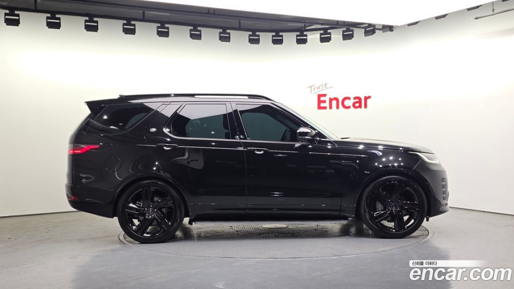 Land Rover Discovery D300 Dynamic HSE, 2024