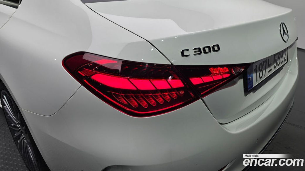 Mercedes-Benz C-Class C300 4MATIC AMG Line, 2023