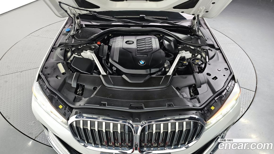 BMW 7-Series 740i Design Pure Excellence, 2022