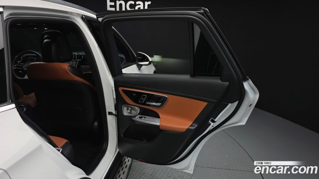Mercedes-Benz GLC-Class GLC300 4MATIC AMG Line, 2024