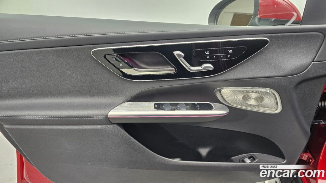 Mercedes-Benz GLC-Class GLC300 4MATIC AMG Line, 2025