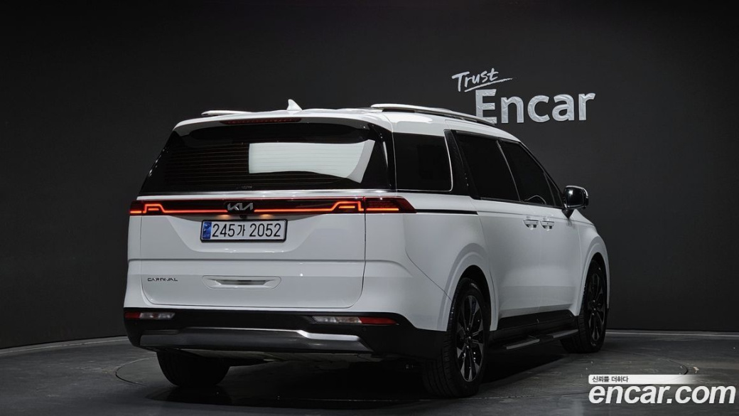 Kia Carnival 9-Seater Signature, 2022