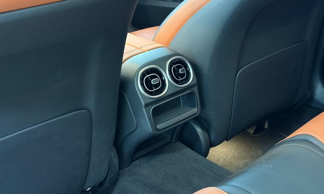 Mercedes-Benz C-Class C200 AMG Line, 2025