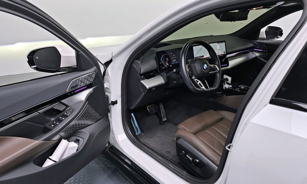 BMW 5-Series 523d M Sport, 2024
