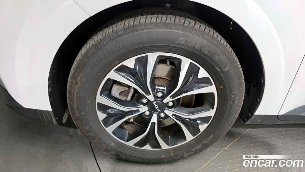 Kia Carnival 9-Seater Prestige, 2023