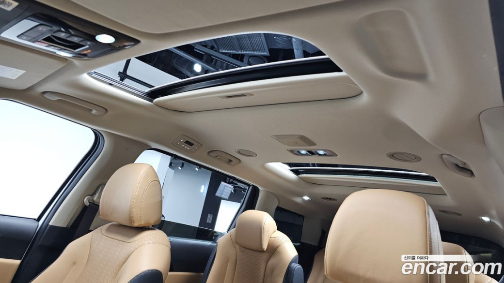 Kia Carnival 9-Seater Signature, 2023