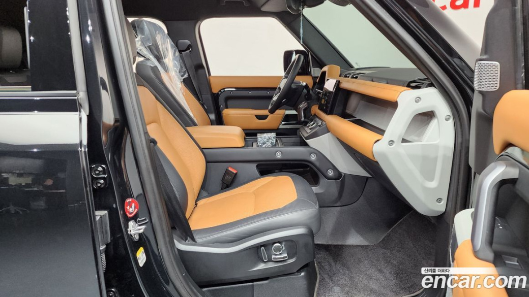Land Rover Defender 130 D300 X-Dynamic HSE, 2023