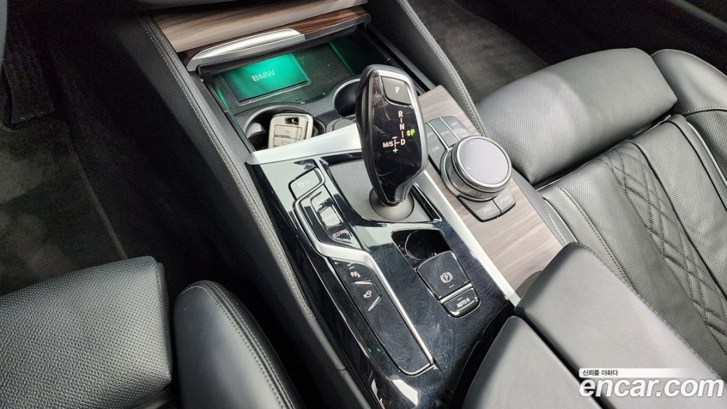 BMW 5-Series 530i xDrive Luxury, 2023