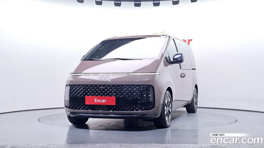 Hyundai Staria Lounge 9-Seater, 2025