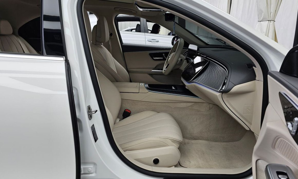 Mercedes-Benz E-Class E220d 4MATIC Exclusive, 2024