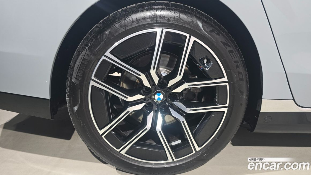 BMW 7-Series 740d xDrive M Sport, 2025