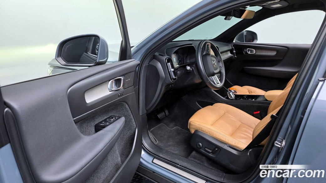 Volvo XC40 B4 Inscription, 2022