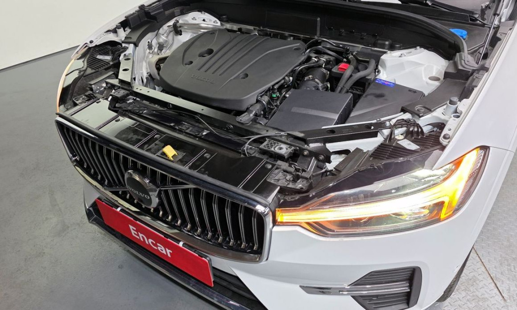 Volvo XC60 B5 Ultra Bright, 2025