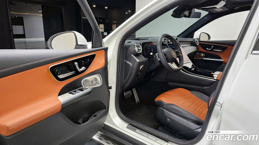 Mercedes-Benz GLC-Class GLC300 4MATIC AMG Line, 2023