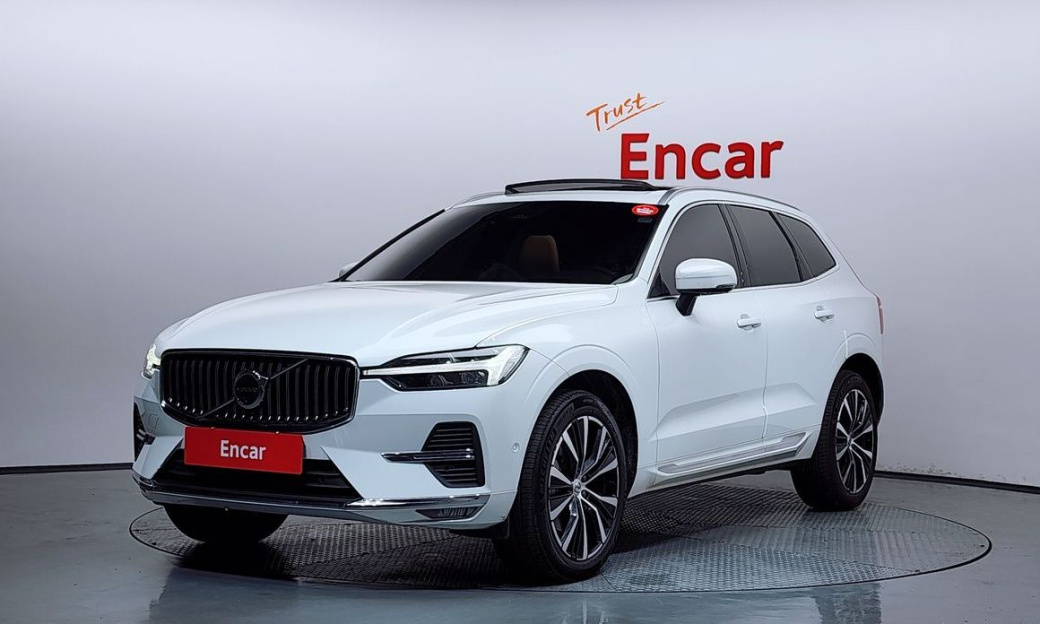 Volvo XC60 B6 Ultra Bright, 2025