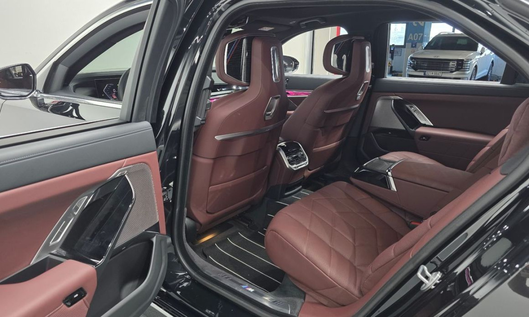BMW 7-Series 740d xDrive M Sport, 2025
