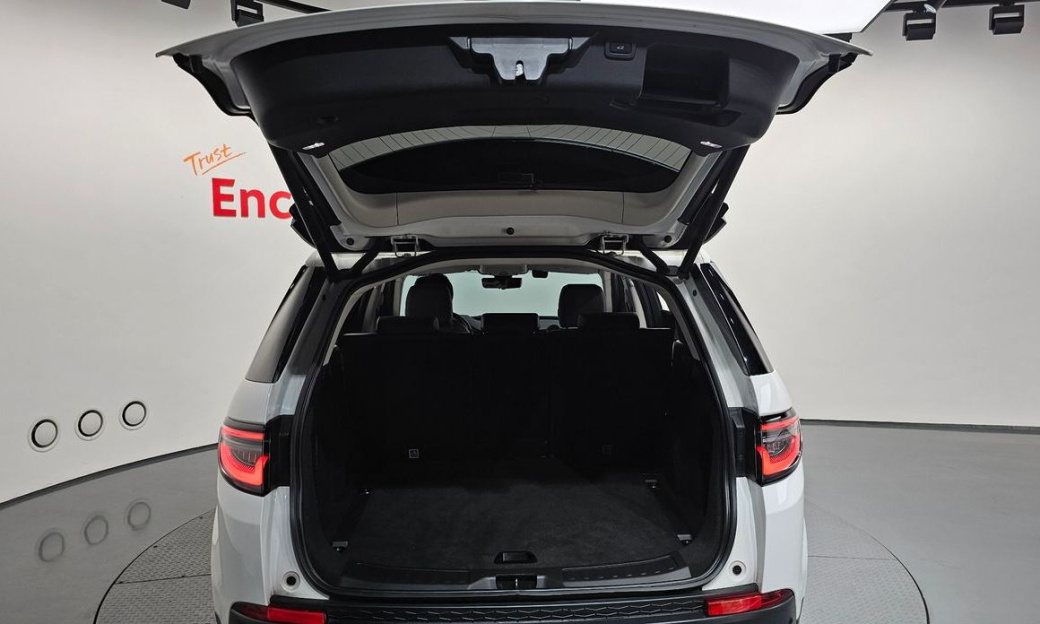 Land Rover Discovery Sport P250 SE, 2022