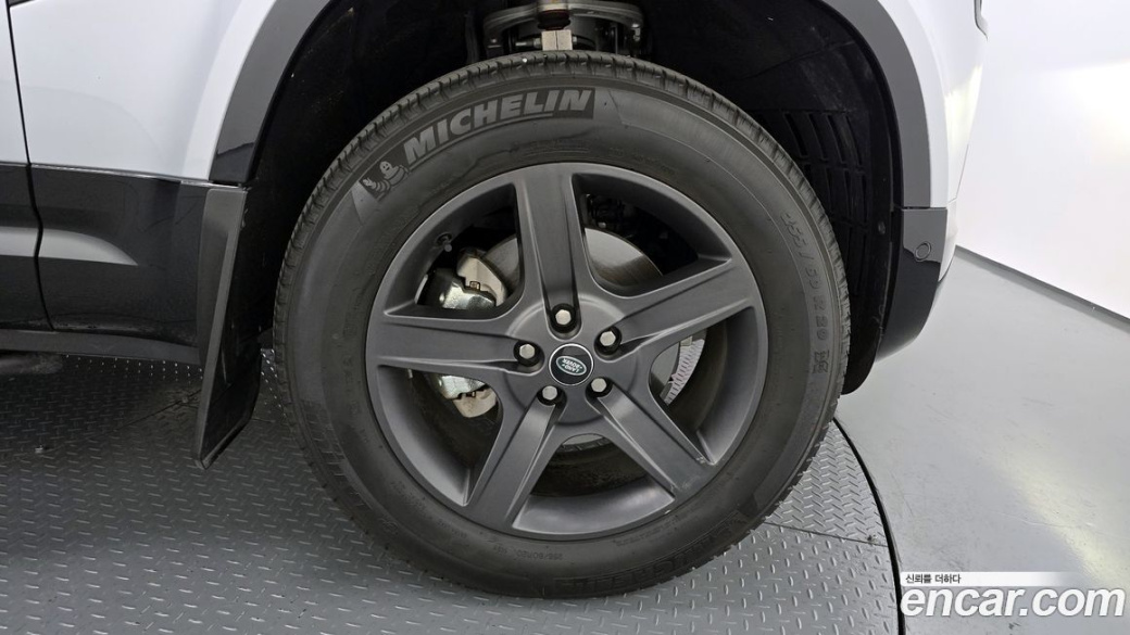 Land Rover Defender 110 P300 X-Dynamic SE, 2024