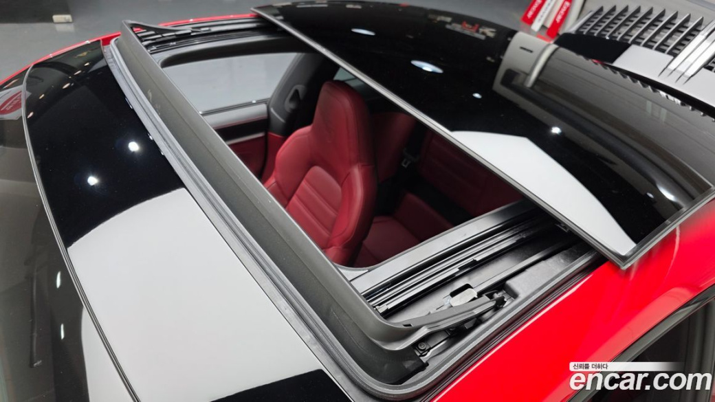Porsche 911 Carrera, 2024