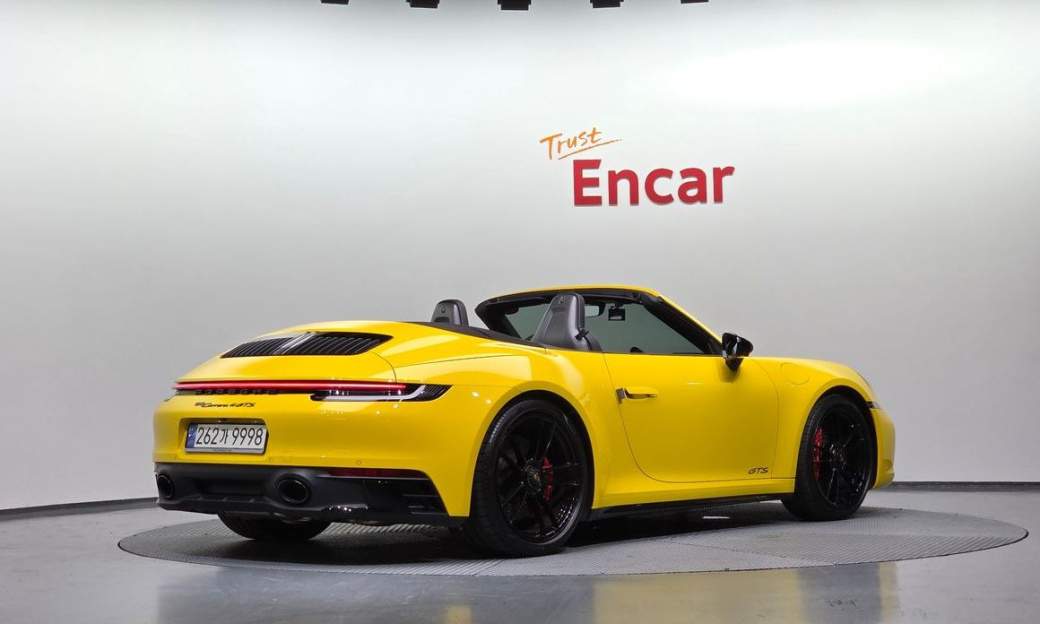 Porsche 911 Carrera 4 GTS Cabriolet, 2024