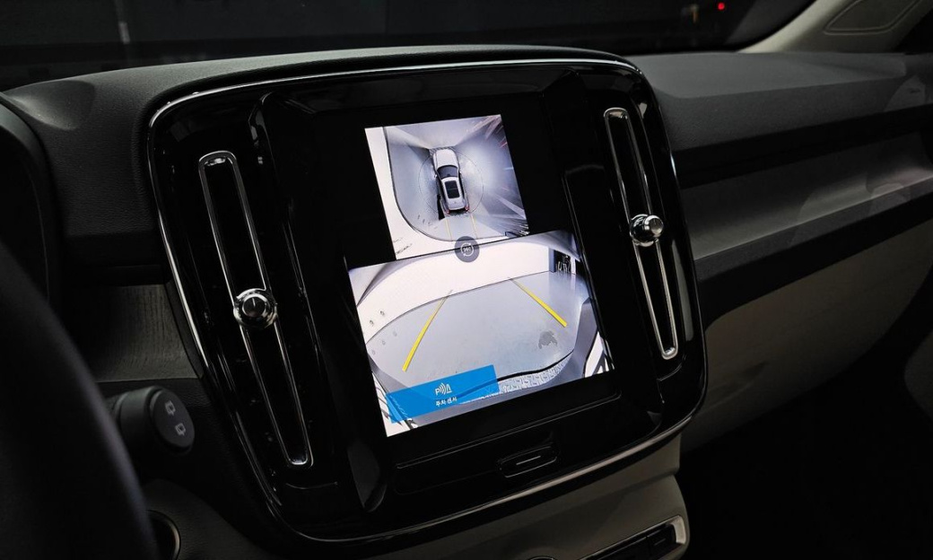 Volvo XC40 B4 Ultra Bright, 2025