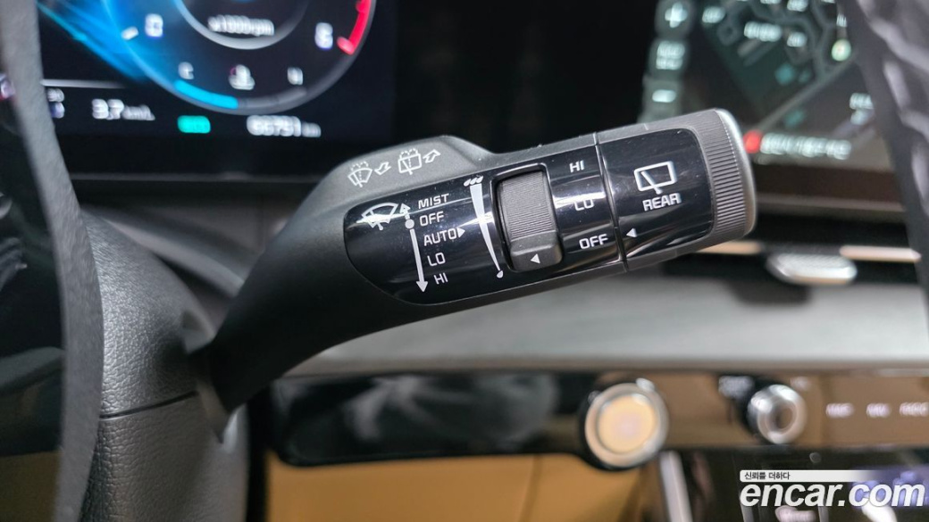 Kia Carnival 9-Seater Signature, 2023