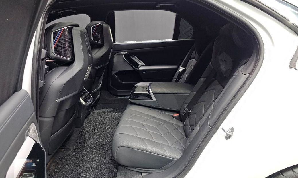BMW 7-Series 740d xDrive M Sport, 2025