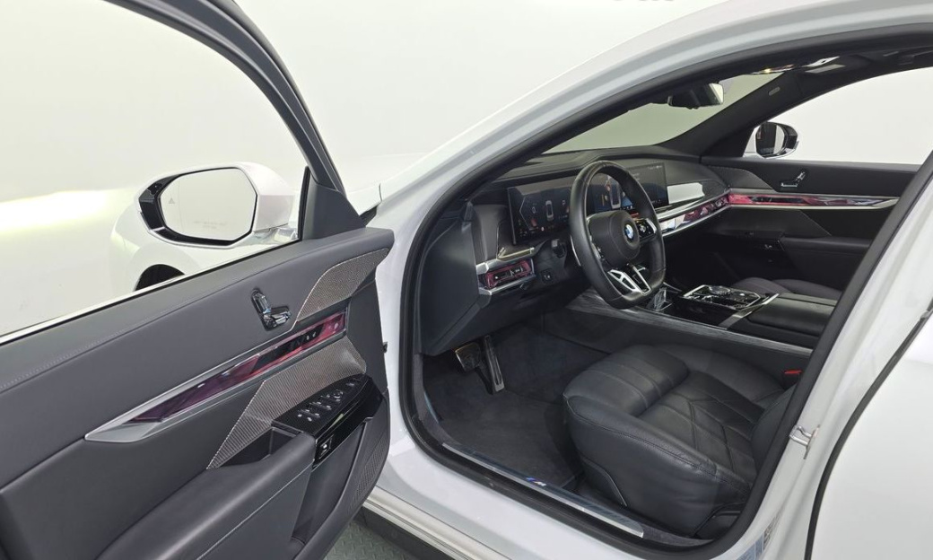 BMW 7-Series 740i xDrive M Sport, 2024