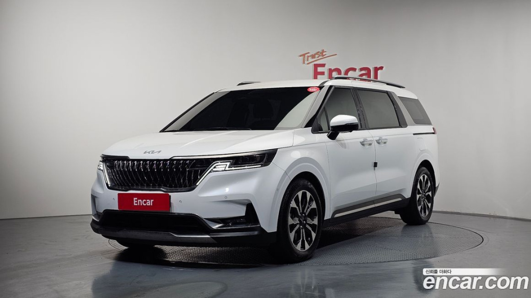 Kia Carnival 7-Seater Signature, 2023