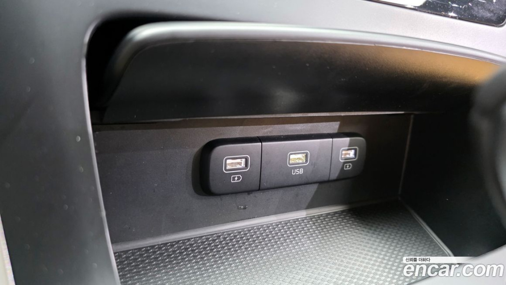 Kia Carnival 9-Seater Prestige, 2023