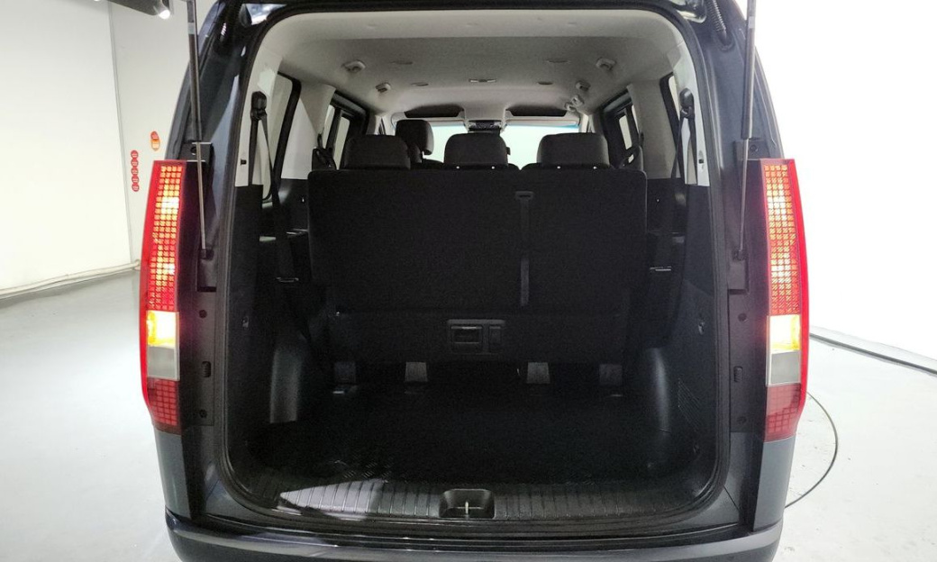 Hyundai Staria Tourer 9-Seater, 2025