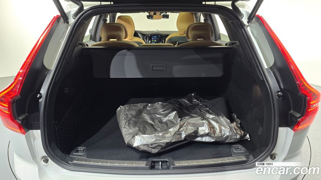 Volvo XC60 B5 Inscription, 2022