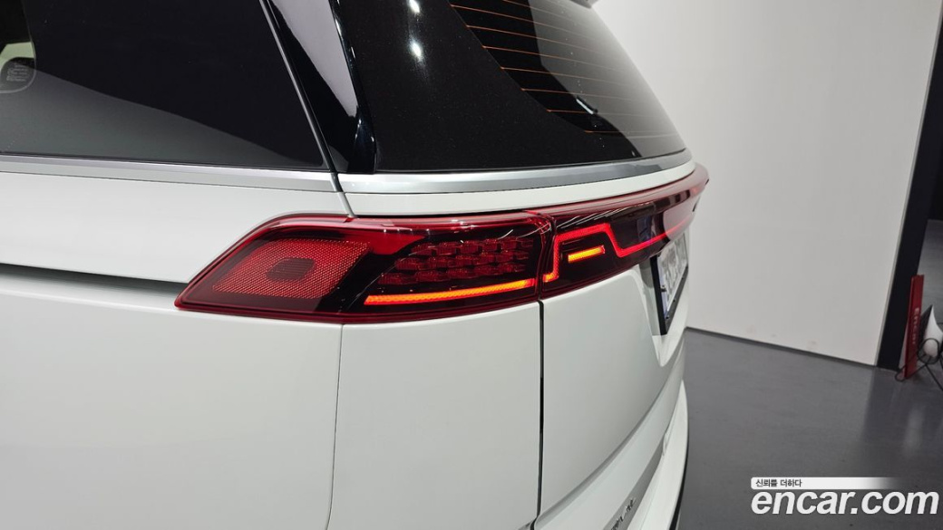 Kia Carnival 9-Seater Prestige, 2023