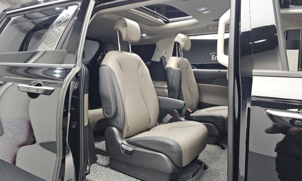 Kia Carnival 9-Seater Noblesse, 2025