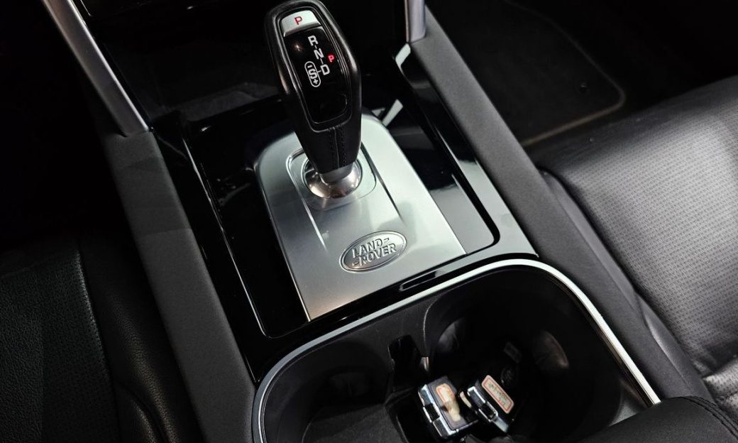 Land Rover Discovery Sport P250 SE, 2022