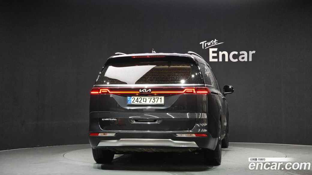 Kia Carnival 7-Seater Signature, 2022