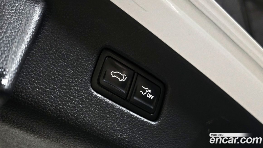 Kia Carnival 9-Seater Signature, 2023