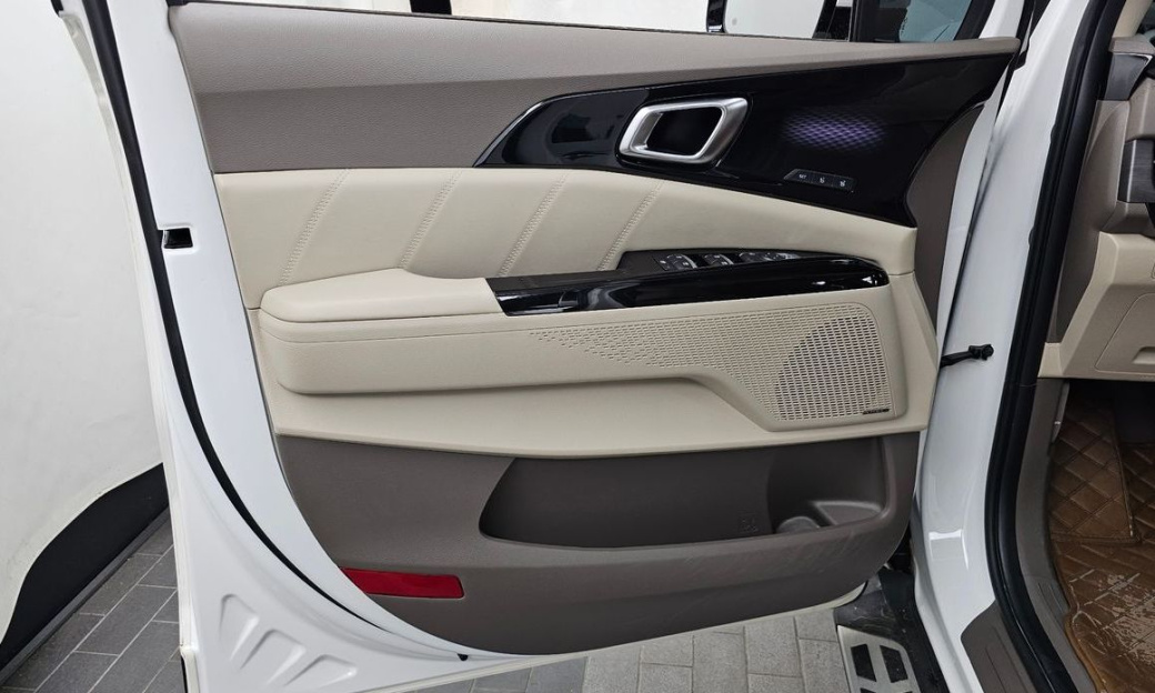 Kia Carnival 7-Seater Signature, 2022
