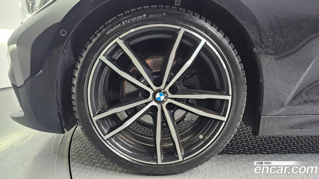 BMW 3-Series 320i M Sport, 2022