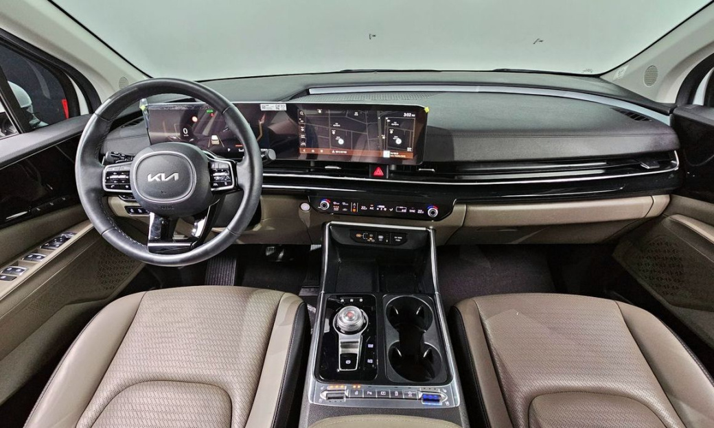 Kia Carnival 9-Seater Signature, 2025