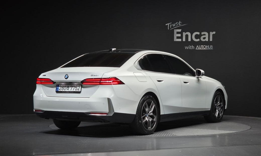 BMW 5-Series 530i xDrive, 2024