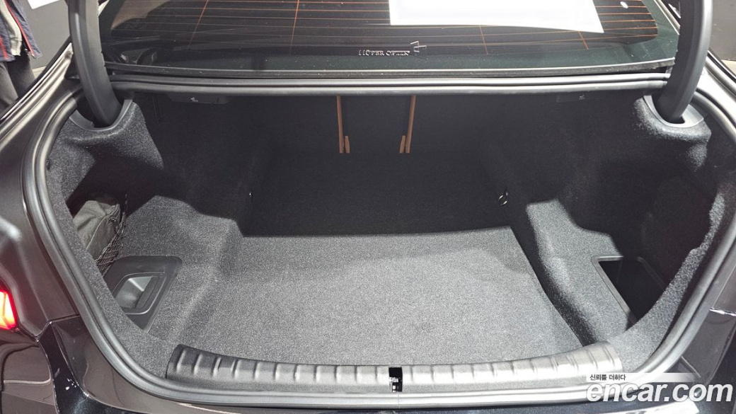BMW 5-Series 520i Luxury, 2023