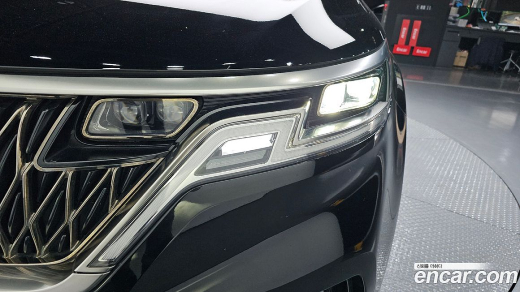 Kia Carnival 9-Seater Hi-Limousine, 2023