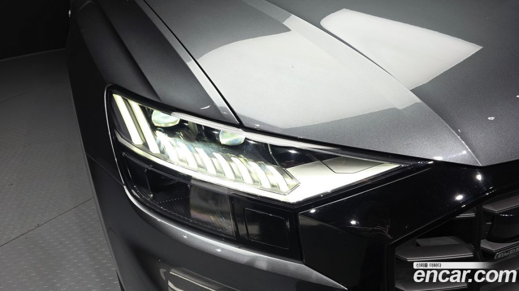 Audi Q8 55 TFSI Quattro Premium, 2023